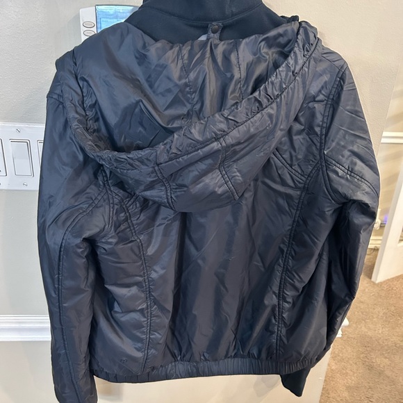 Lululemon dark blue-green Hooded Jacket with removable vest - Picture 2 of 9